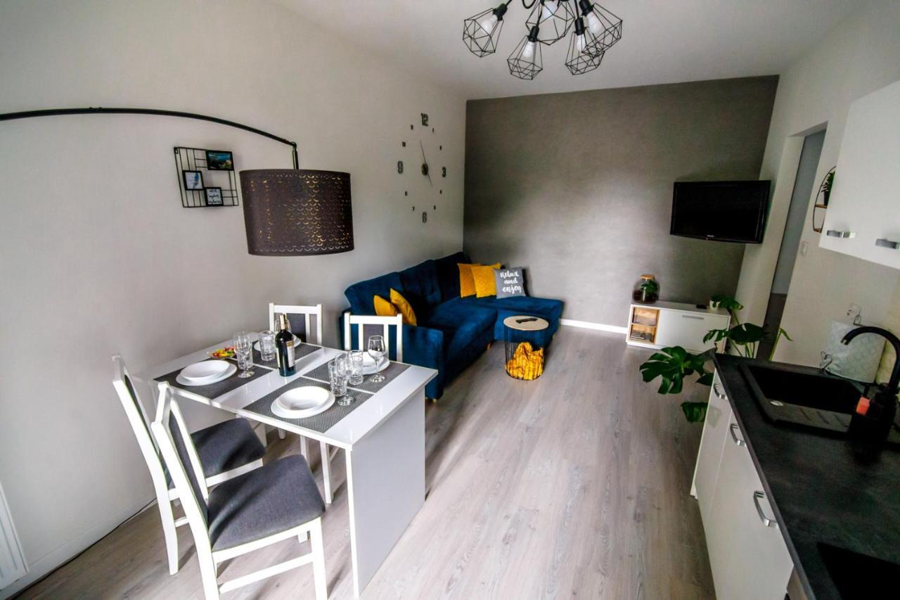 Apartament White Apartment อิวาวา ภายนอก รูปภาพ